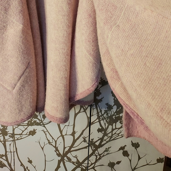 TUNDRA 100% Scandinavian Yarn Virgin Wool Cape... - Picture 10 of 14